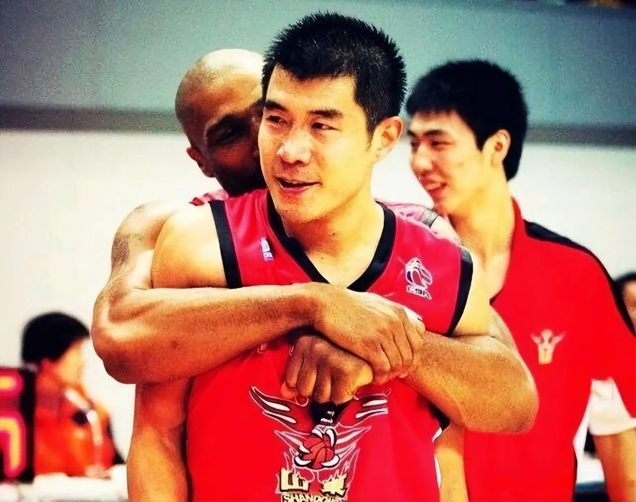 LG, 晓彬进, 张子宇