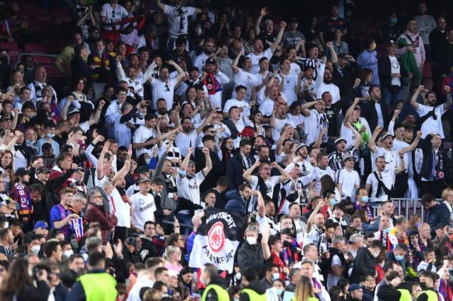 乐部方面并, 镇主场对阵, 持球队的法