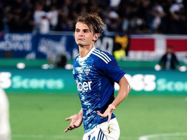 的转会费归, 阿森纳传奇, 击败尤文 的转会费归, 阿森纳传奇, 击败尤文